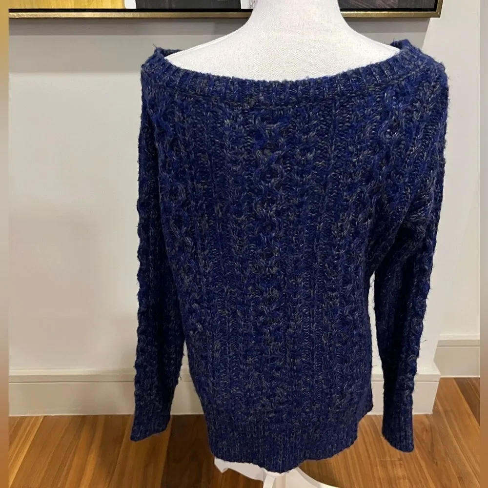 BB Dakota deep blue cable net sweater size small